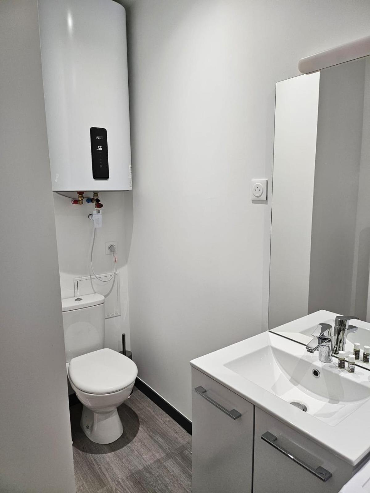 Nassau2 F1 Apartment Beauvais Bagian luar foto